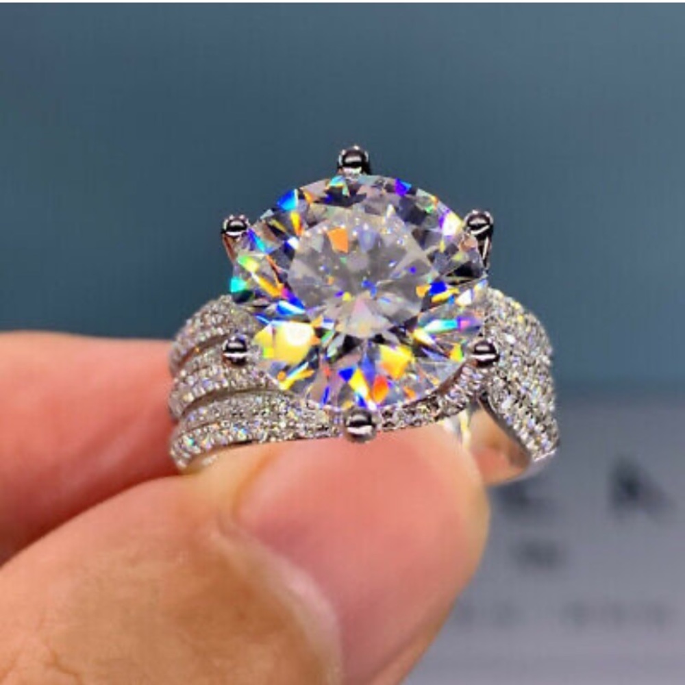 NWT 925 STERLING SILVER LUXURY Diamond RING